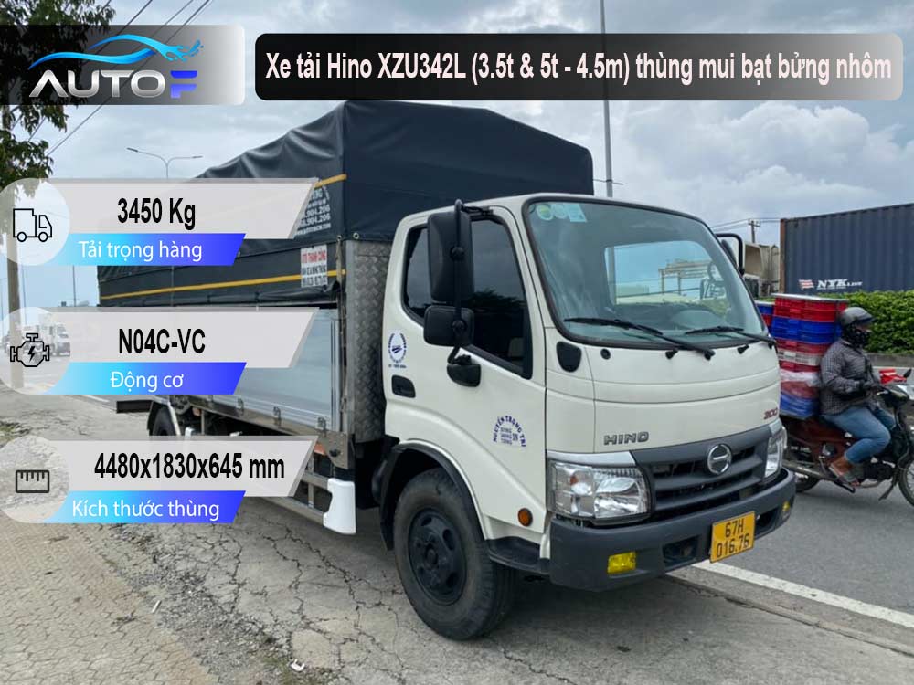 Xe tải Hino XZU342L (3.5t & 5t - 4.5m) thùng mui bạt bửng nhôm